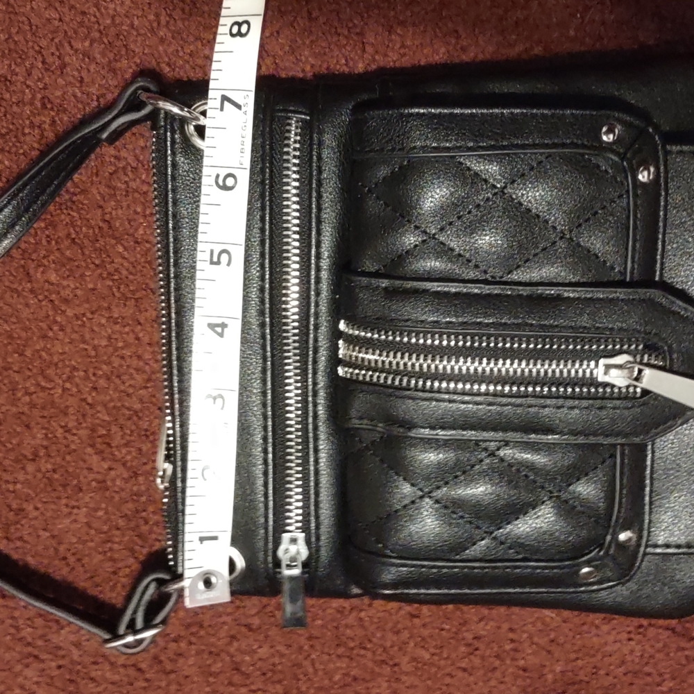 Crossbody leather looking purse. - Picture 3 of 9